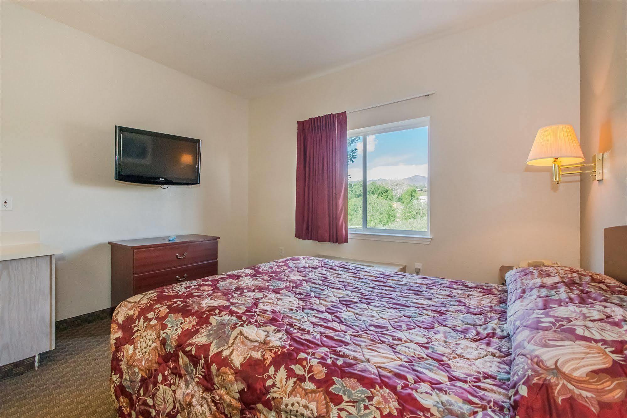 Intown Suites Extended Stay Κολοράντο Σπρινγκς Εξωτερικό φωτογραφία