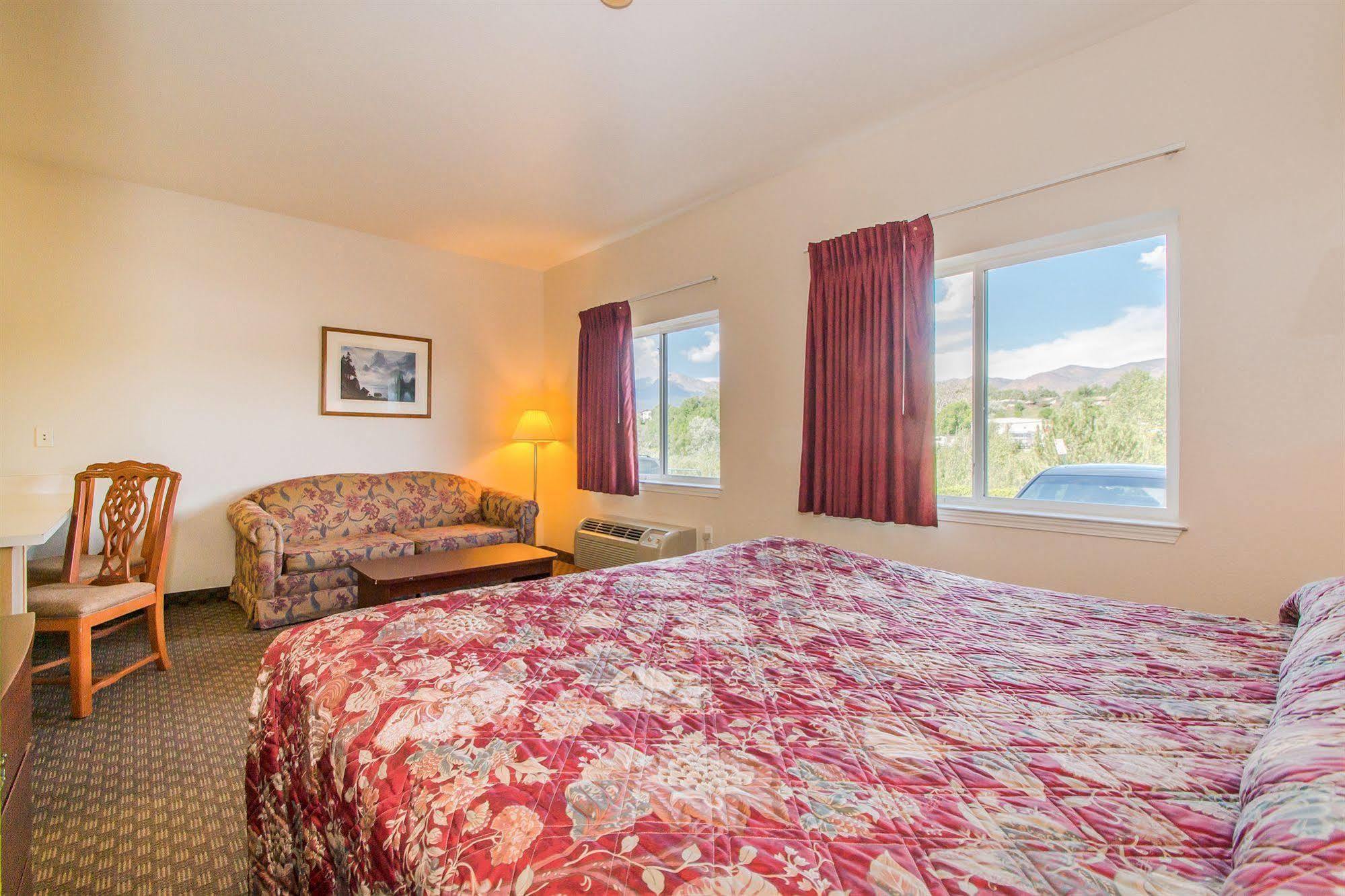 Intown Suites Extended Stay Κολοράντο Σπρινγκς Εξωτερικό φωτογραφία