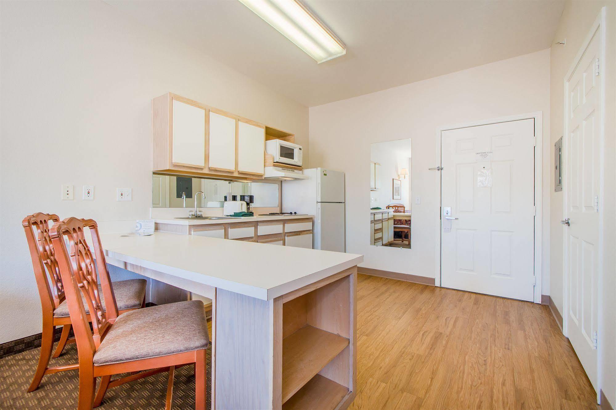 Intown Suites Extended Stay Κολοράντο Σπρινγκς Εξωτερικό φωτογραφία