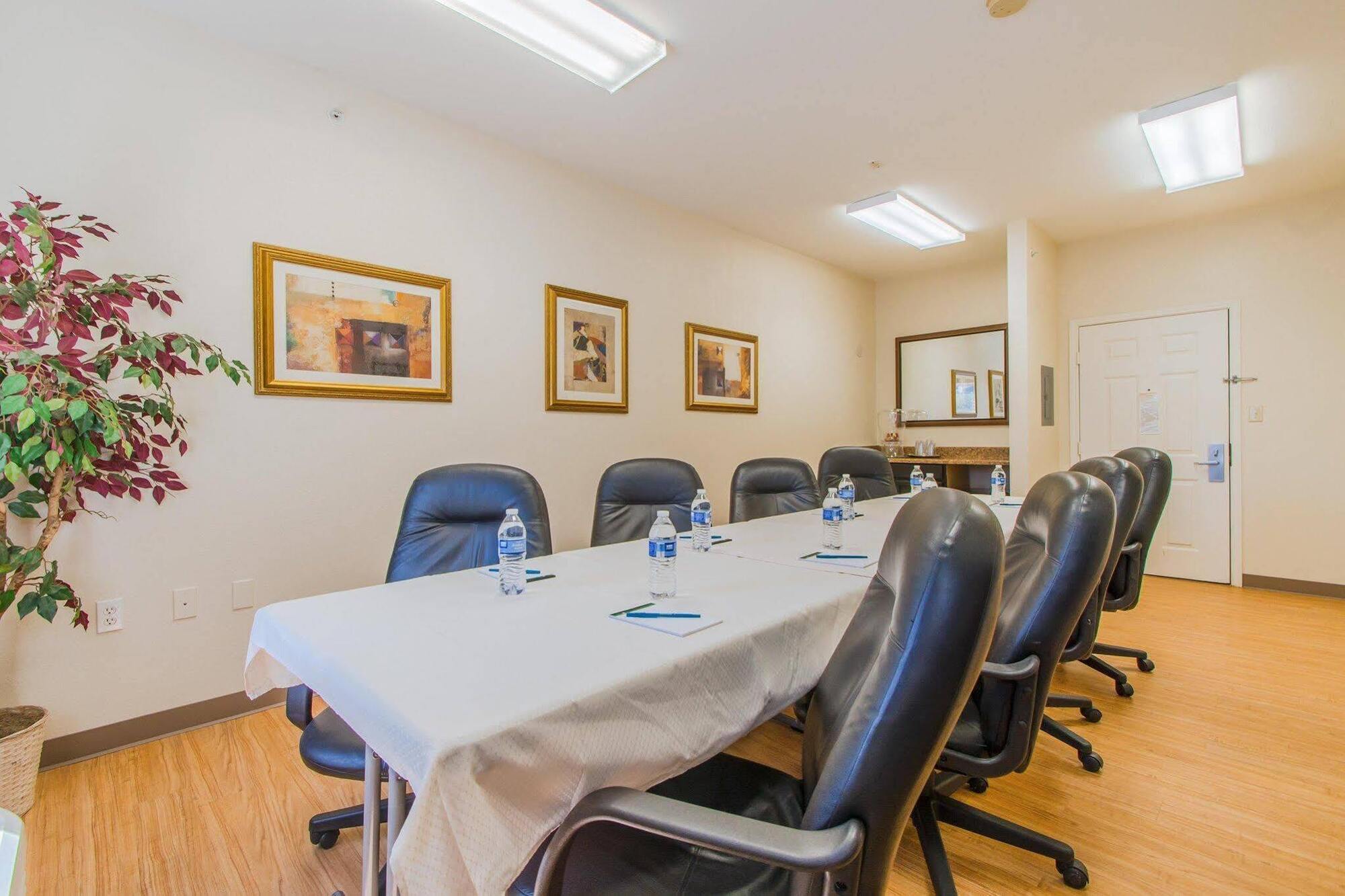 Intown Suites Extended Stay Κολοράντο Σπρινγκς Εξωτερικό φωτογραφία