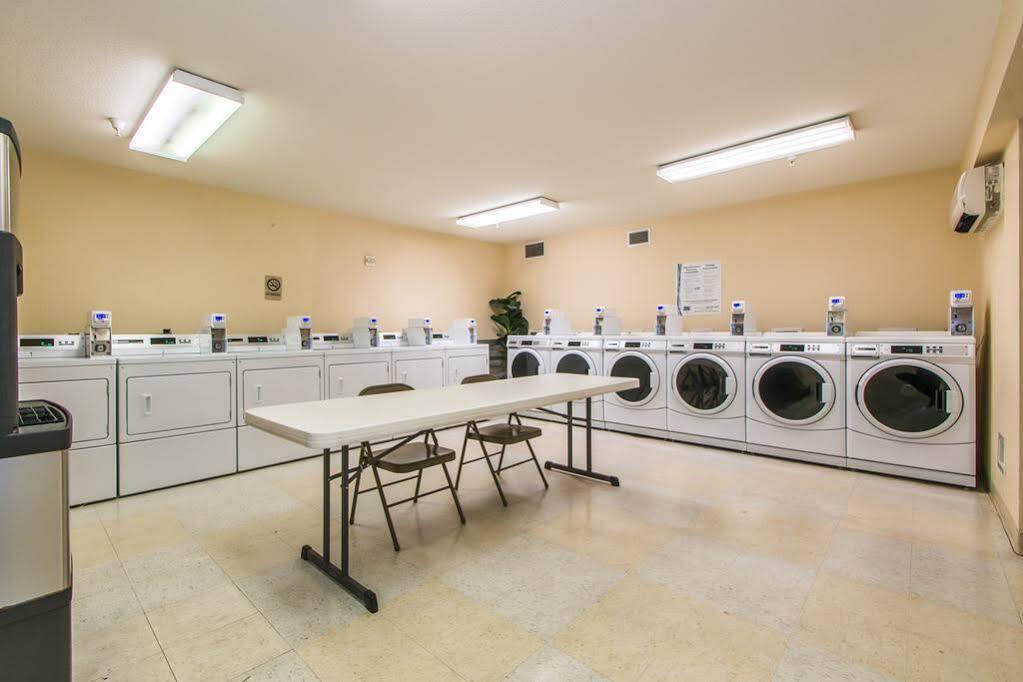 Intown Suites Extended Stay Κολοράντο Σπρινγκς Εξωτερικό φωτογραφία
